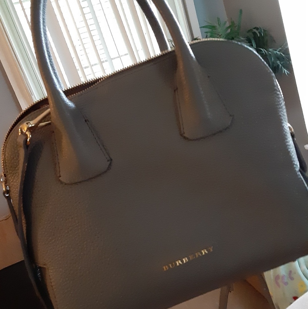 Burberry purse - Picture 2 of 6